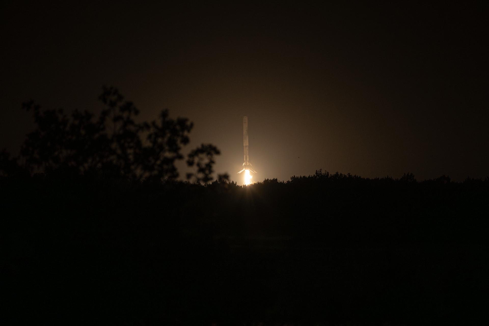 Falcon 9 booster landing